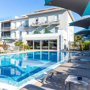 3* Otel Paradiso
